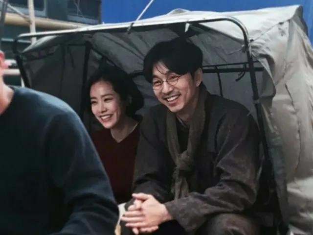 Actress Han Ji Min, photo shoot at the shooting site. A smile with the movie”Sensei”, actor Gong Yoo