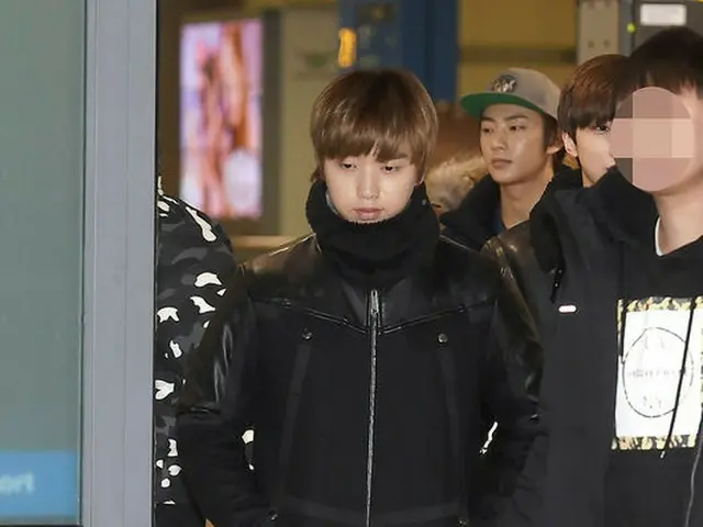 On the afternoon of 19th, Korean Incheon Airport (Incheon) Airport, ”B1A4”finished the tour and ente