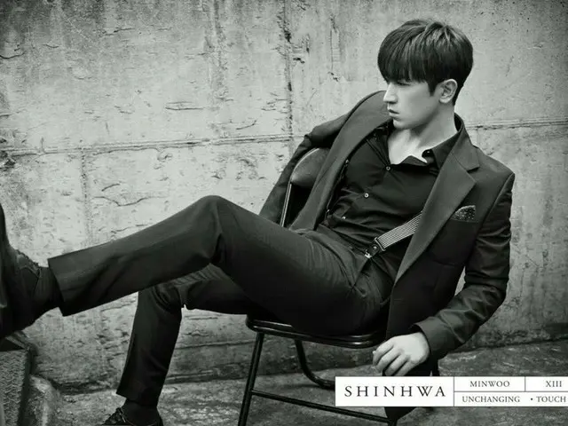 SHINHWA (myth), individual photo cut released. On January 2, 13th album ”13 THUNCHANGING - TOUCH” co