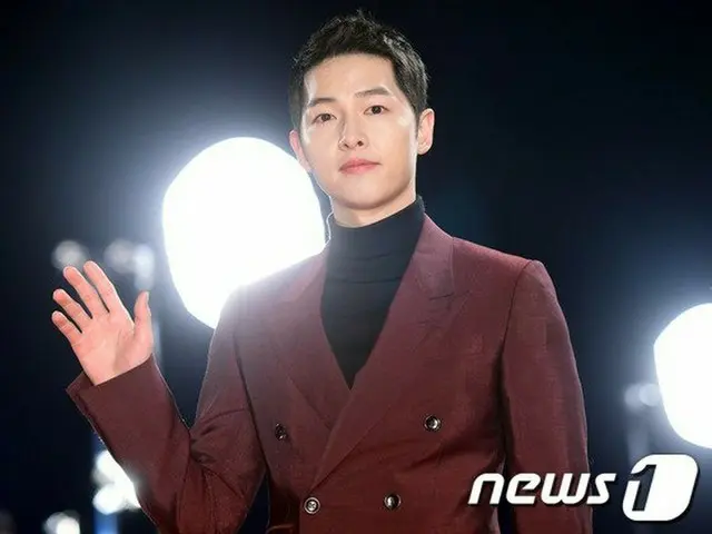 Actor Song Joong Ki, participating in the red carpet. ”2016 KBS PerformanceAward”, Seoul Yeouido (Yo