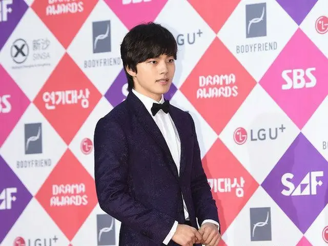 Actor Yeo Jin Ku, participating in the red carpet. ”2016 SAF SBS PerformanceAward”, Seoul Samui SBS