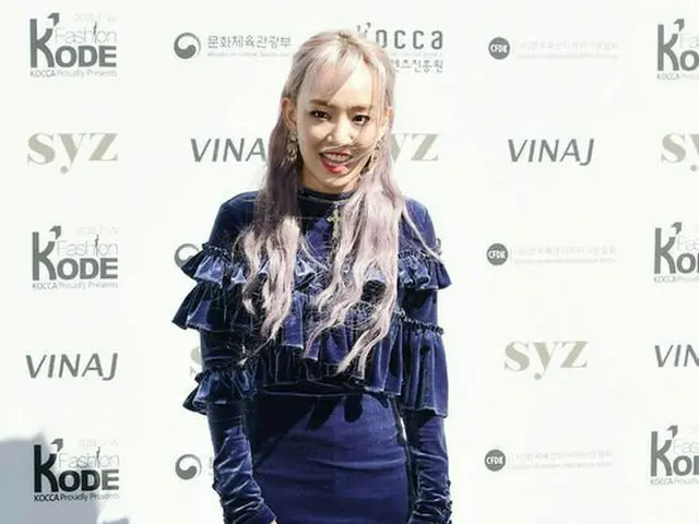 Singer Younha, attending 'Fashion Code 2018 F/W'.