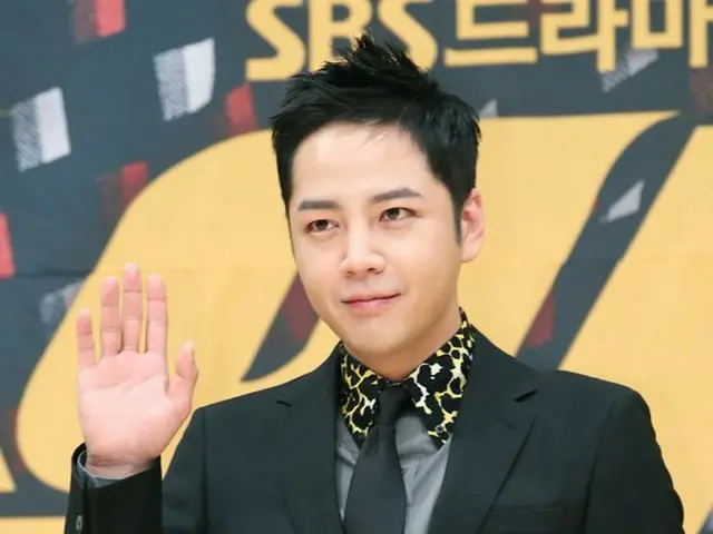 Actor Jang Keun Suk enlisting on the 16th, entering the training quietly andprivately without specia