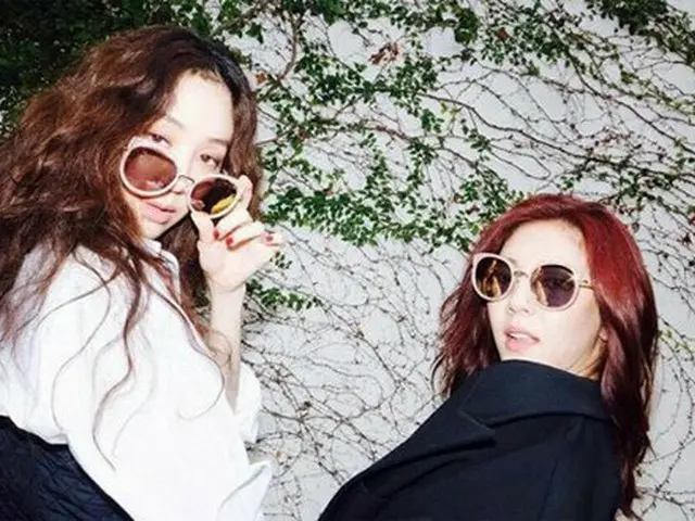 Updated SNS with Jung Ryeo Won, Son Dambi. Two of my best friends like twins in”ellekorea” pictorial