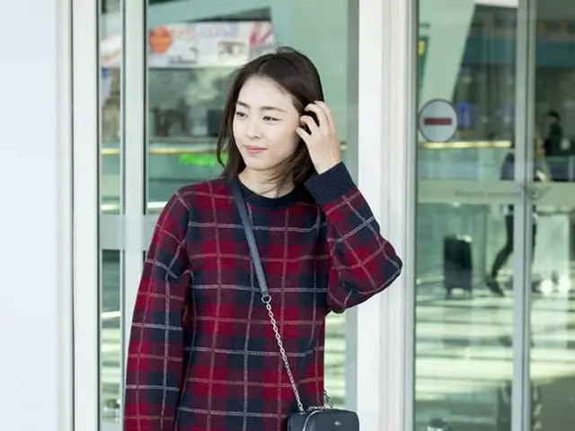 Actress Lee Yeon Hee, departure to France / Paris for photo shoot.