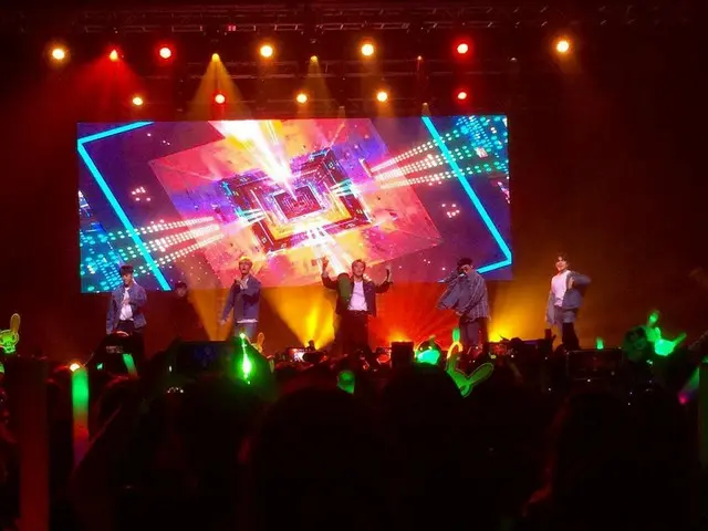 BAP, ”North American Tour” appearance. . ● ”It integrated with fans and it was agreat energy live.”