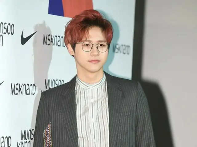 B1A4 Sinu, ”2017 F ​​/ W HERASeoul Fashion Week” attended the MUNSOO KWON show.