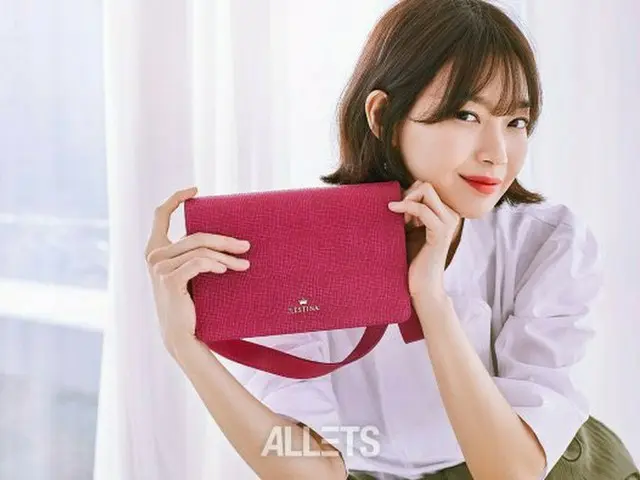 Actress Shin Min a, released pictures. Magazine Allets.