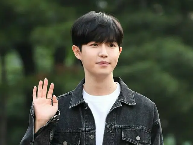 WANNA ONE former member Kim Jae-hwan hospitalized again due to high fever andpoor health. Will focus