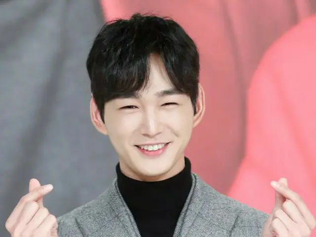 Actor Lee WonKeun, today (13 days) enlisted. I want him to be quiet and do nothave a separate fan ev