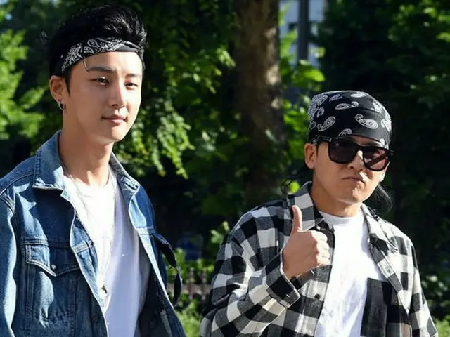 Actor Yoon Si Yoon, singer Hon Kyung Min, TV Series ”best blowout” for ”MusicBank” at work.