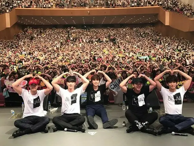 B1A4 BARO, updated SNS. ”Thank you for coming Osaka BANA. Have a sweet dream andsee you tomorrow I l