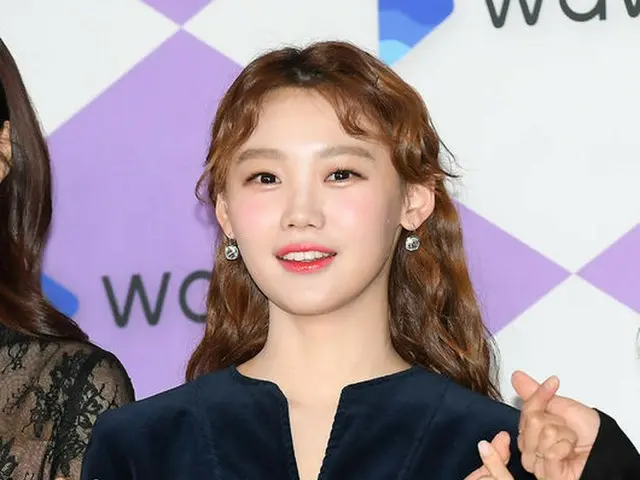 韓國SBS播音員Kim Su Mi在廣播節目中表示，加入公司之前發生的SNS與大學同步引起軒然大波