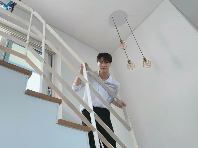 【T公式】ASTRO，夢幻浪漫劇《小美人魚》今天首播！ 😆 如果您對變成Woohyuk的那個垃圾箱的形狀感到好奇，請看一下