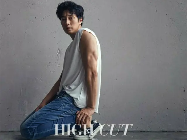 So Ji Sub, released pictures. From ”HIGH CUT”.