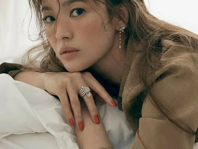 Hye g公式】Hye Song Hye Kyo ch @chaumetofficial💎@ hongjanghyun ellesingapore with.
