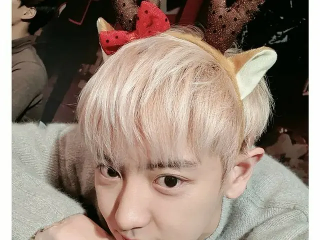 演員張敬鎬為EXO CHANYEOL撰寫的“愛SNS評論”是韓國的熱門話題