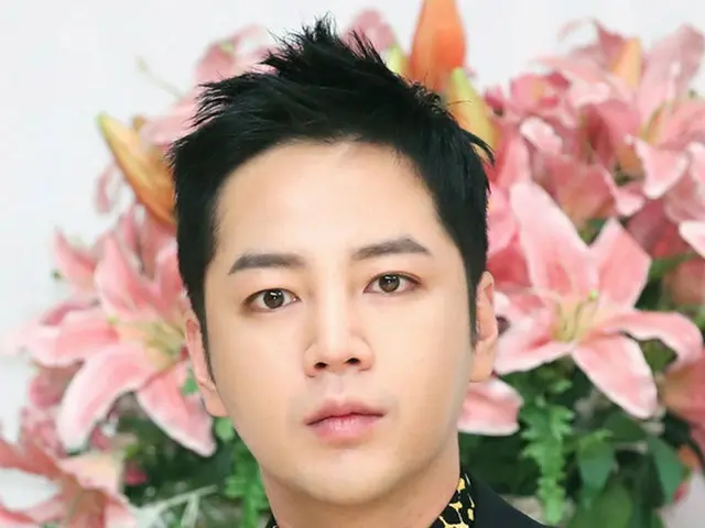 張根碩（Jang Keun Suk）於29日退役...沒有單獨的活動可以防止新的電暈感染的蔓延，他將悄悄地完成服務