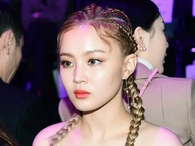 Singer LEE HI who left YG Entertainment is releasing her new single ”HOLO” onthe 23rd.