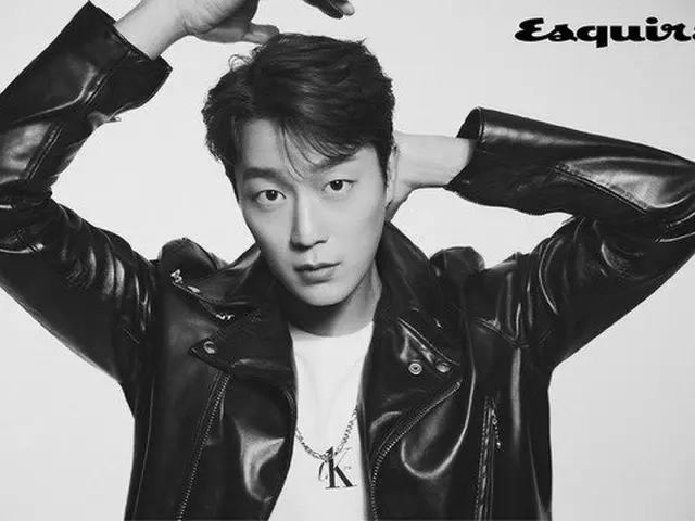 Highlight Yun Doo Jun, released pictures for ”Esquire”.