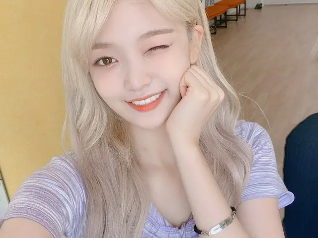 【T公式】EVERGLOW，[ #coming]正在下雨天😉☔