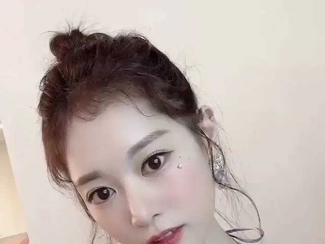 【T公式】CherryBullet，[ #Bora #BORA]🍒💜  👋🏻  （๑˃̵ᴗ˂̵）  #CherryBullet #CherryBulle