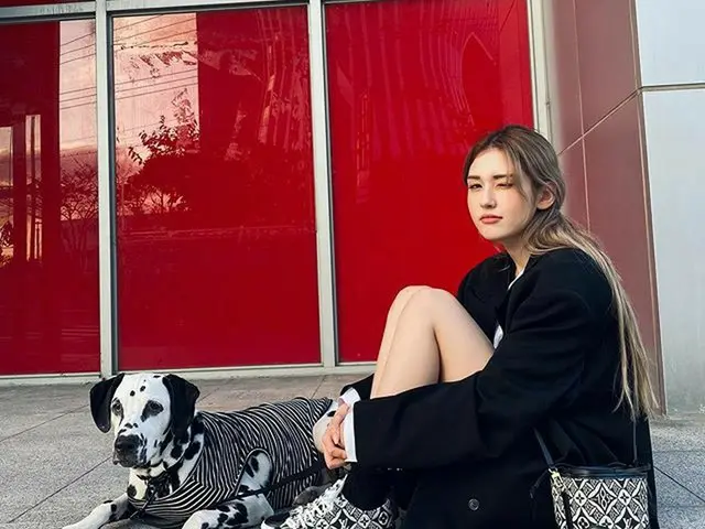 [G官方] IOI_本地人Jung Somi，@ louisvuitton #광고  eat #自1854年以來  