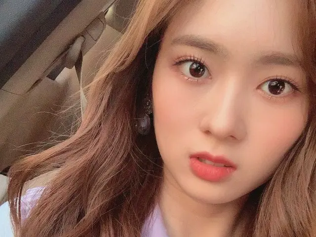 【T公式】CherryBullet，[ #May #MAY]今天的自拍照👒 週末愉快輪盤❤️  #CherryBullet #CherryBullet