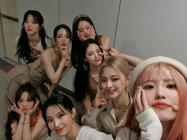 【T公式】fromis_9，[💌 #fromis_9]與我們的fromis_9，[💌 #fromis_9]比夜景更浪漫，更閃閃發光🌟今年的著名歌曲#Fee