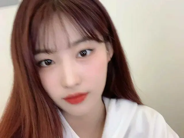 【T公式】EVERGLOW，[ #Sihyeon]在準備今天的粉絲簽名會❤️🐻永遠的十一月也對Eggle感到高興💝
