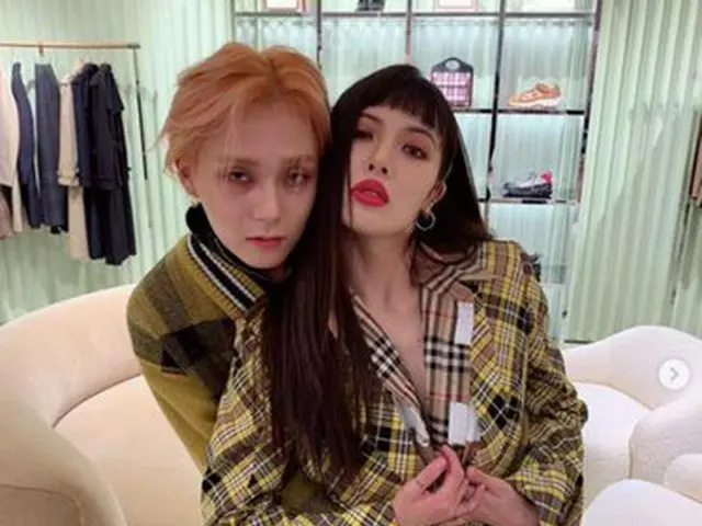 HyunA & DAWN (EDawn), an expression of affection without worrying about theeyes. .. ..