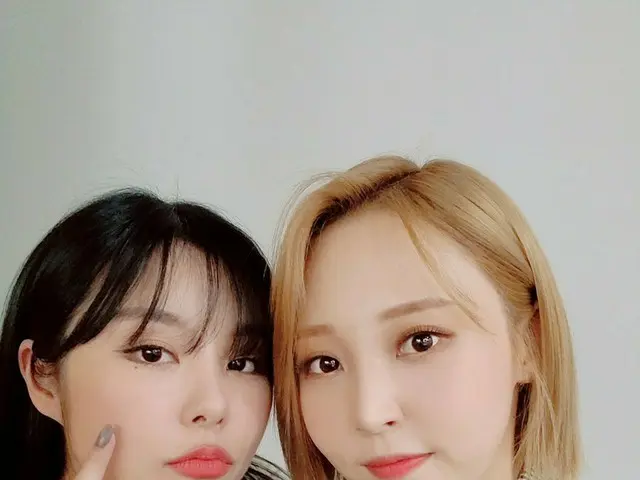 【T公式】MAMAMOO，[ #Moonbyul #Wheein] Moonbyul和Wheein在一起在'Tingle Interview'之後11點發布🙌