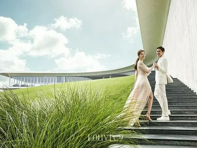 SHINHWA Eric - Na Hye Mi's wedding photograph before marriage released.Photographer at SNS. It was t