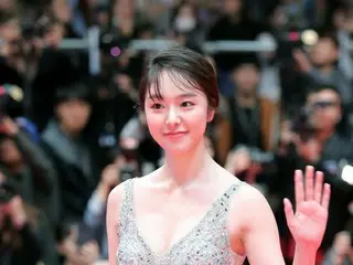 同樣活躍於韓國的女演員卡拉塔·埃里卡（Karata Erika）恢復了她的活動。據報導在辦公室的Instagram上。 19月發行的月刊《 Nippon Cam
