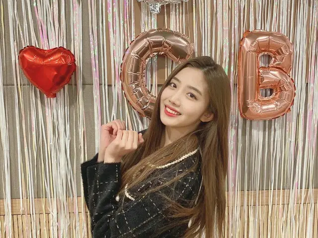 【T公式】CherryBullet，[ #Yuju #YUJU]你好2021 !!♥️♥️♥️ #CherryBullet #CherryBullet