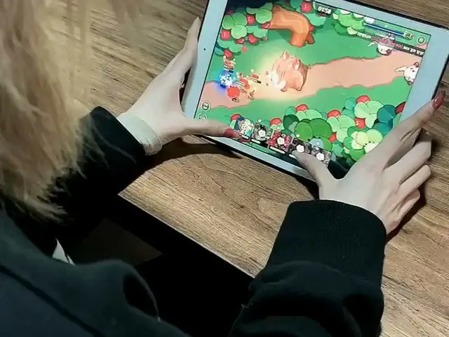 [T Official] EVERGLOW，[ONDA]永遠，我在玩遊戲