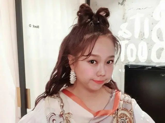 TWICE任命喜劇演員洪賢熙為第十位成員？在官方Instagram發文，“Onni，今天怎麼不回來了？” ● 8日洪賢熙讓負責TWICE的化妝師變身娜璉● 出乎