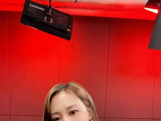 【t官方】MAMAMOO、[#Moonbyul]我們的Moomoos，稍後在9 點鐘Naver Now“工作室月夜”用Byeol炸毀星期一看！ 🙌🏻💙 #