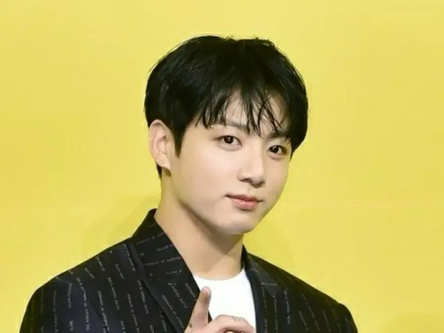 JUNG KOOK ranked first in ”Stars I want you to join the company as newemployees”. Survey of idol cha