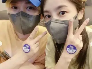 Seongmin (SUPER JUNIOR) _ & _ 女演員Kim SaeUn_ 夫婦在SNS 上報告了新的電暈疫苗接種。 ..
