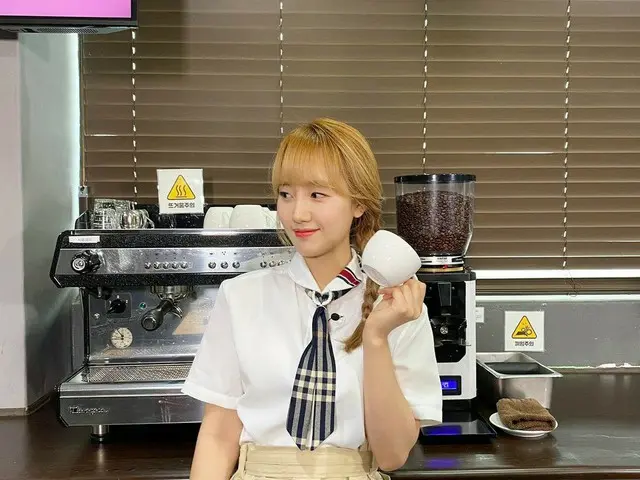[T Official] Cherry Bullet, [#Haeyoon #HAEYOON] The day I learned coffee ☕️#CherryBullet #CherryBull