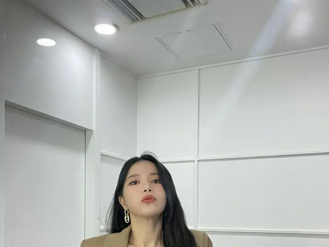 【t官方】MAMAMOO、[#Solar]我們的Moomoos，稍後11:25與太陽能合作的KBS2 '劉熙烈的素描本'別忘了一起看直播哦🤎 #MAMAMOO