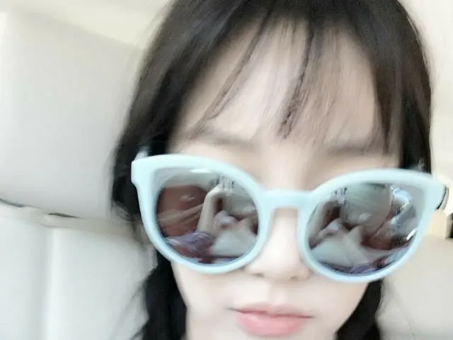 Actress Lee Yu Bi, updated SNS. Big sunglasses and a small face.