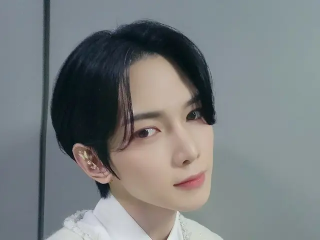 【T 官方】ATEEZ、[📷] SBS MTV 'The Show' MC Yeosang 幕後花絮⠀世界上的每一個人！看看我們雕刻的噹噹麗桑的美麗！你能這樣