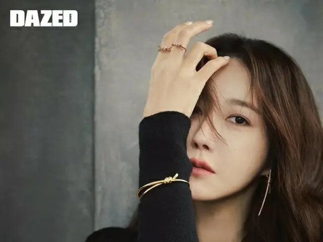 Actress Lee Ji A, released the photos from DAZED KOREA.