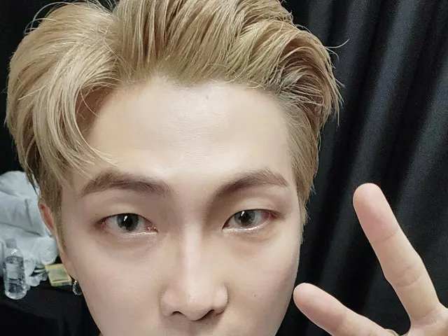 RM, the blonde all-back hair photo was released immediately after the concert ison a hot topic. .. .
