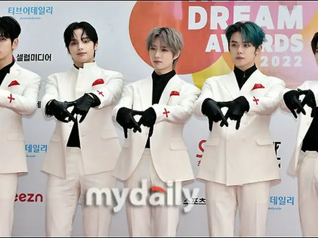 出席“TOMORROW X TOGETHER”和“K GLOBAL HEART DREAM AWARDS”紅毯活動