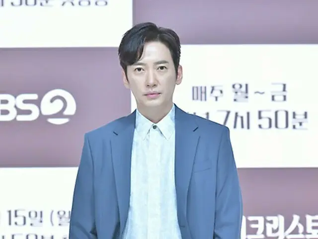 被指控吸毒的40多歲演員是李相寶