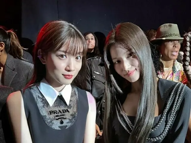 Mei Nagano & Sana (TWICE)，在“米蘭時裝週”PRADA 秀場上的2 個鏡頭是熱門話題