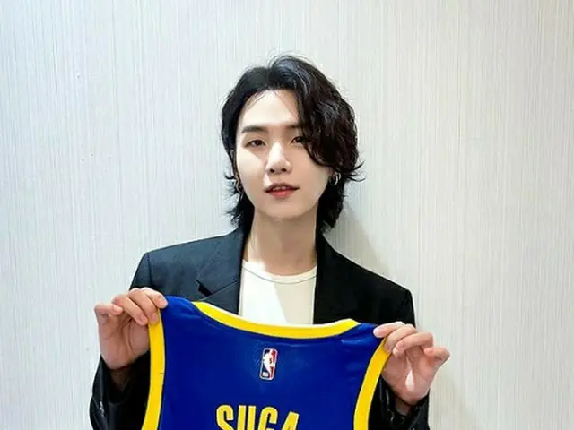 SUGA（防彈少年團）在抵達日本後發布了一張照片